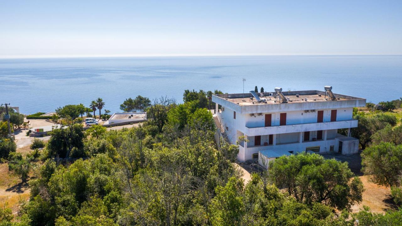 Complesso Delle Antiche Rotte Aparthotel Andrano Bagian luar foto