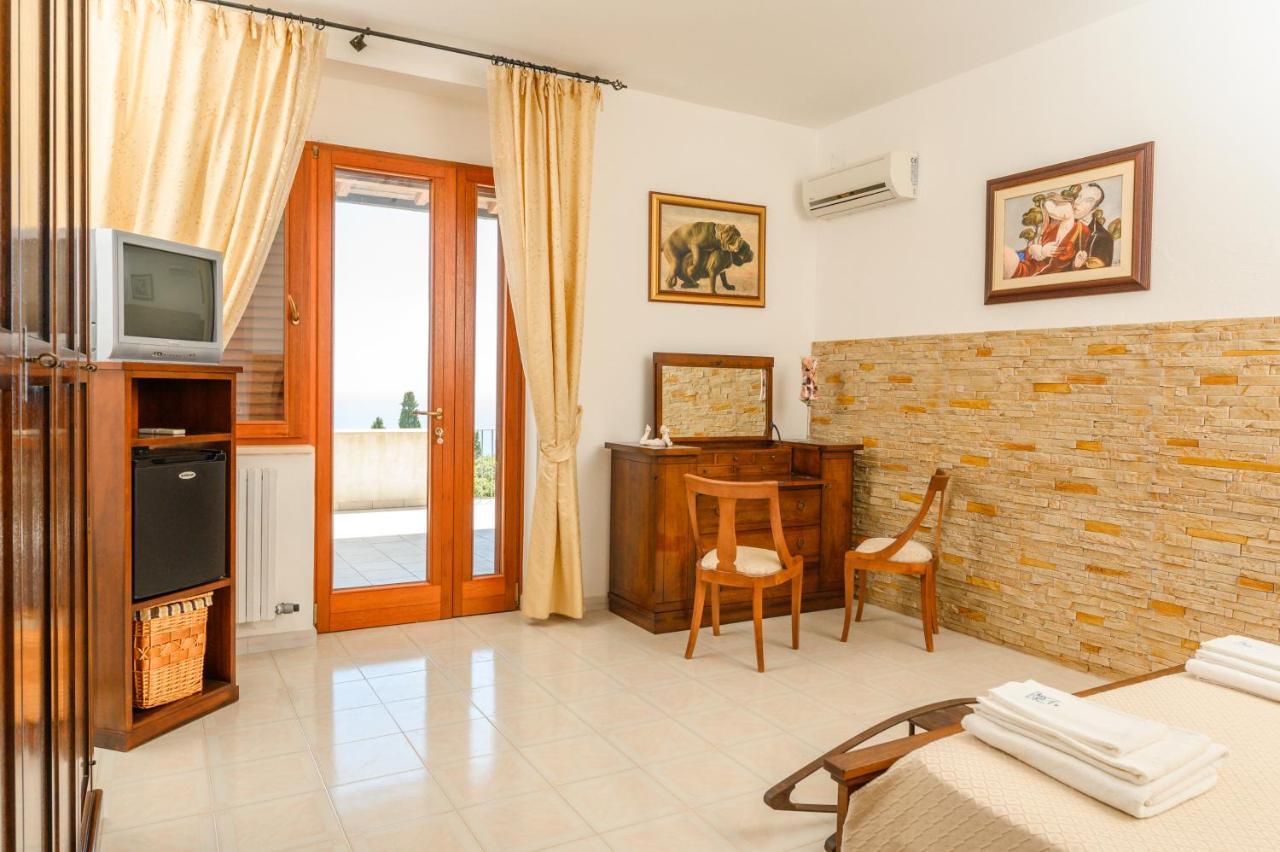 Complesso Delle Antiche Rotte Aparthotel Andrano Bagian luar foto