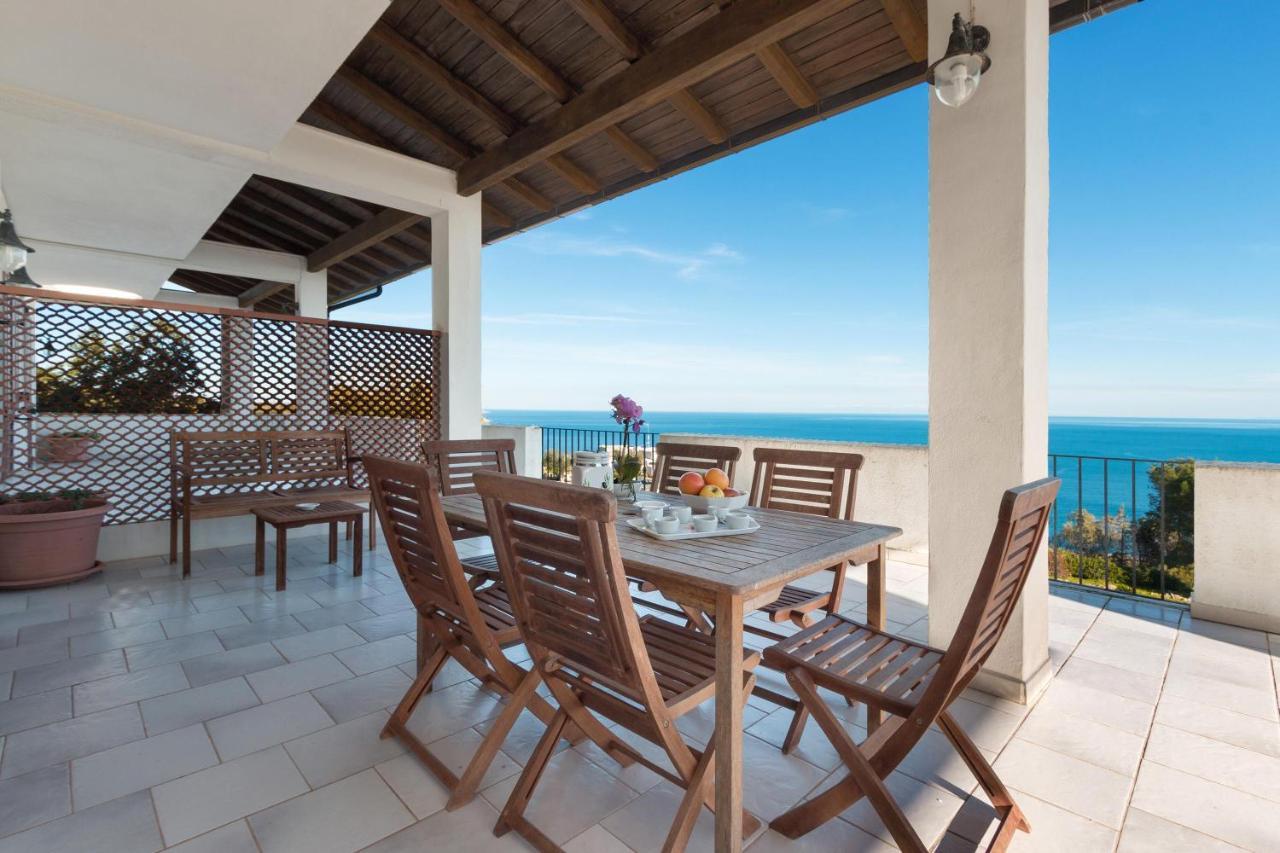 Complesso Delle Antiche Rotte Aparthotel Andrano Bagian luar foto
